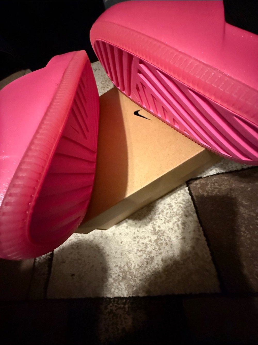 Nike Hot Pink Slide Sandals Women’s Comfort Slides (Women’s Size: 10) - Picture 4 of 4